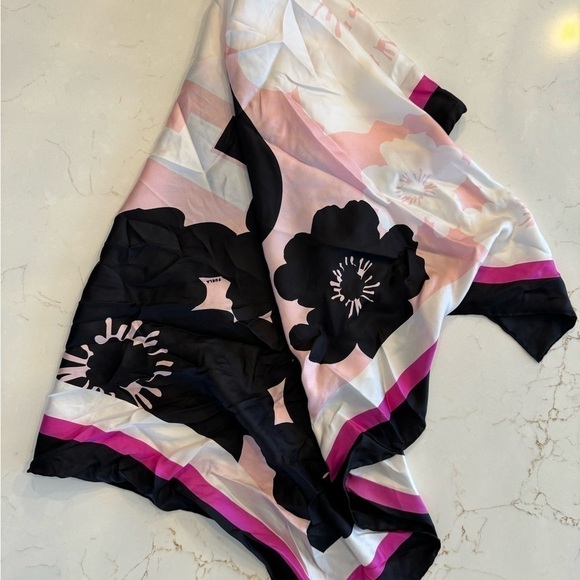 NWOT Furla Silk Made in Italy Printed Scarf Pink Black White Pattern - Picture 8 of 10